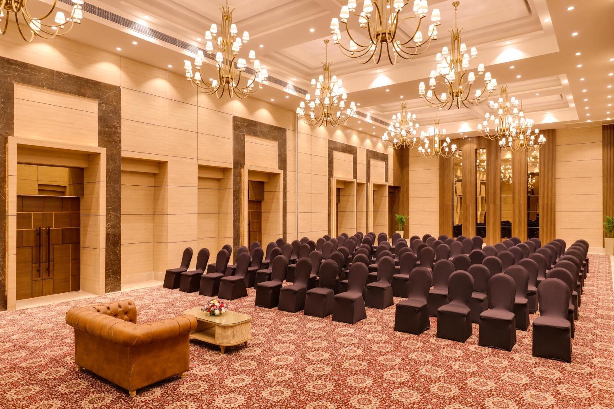 Lemon Tree Hotel, ริชิเคช ภายนอก รูปภาพ