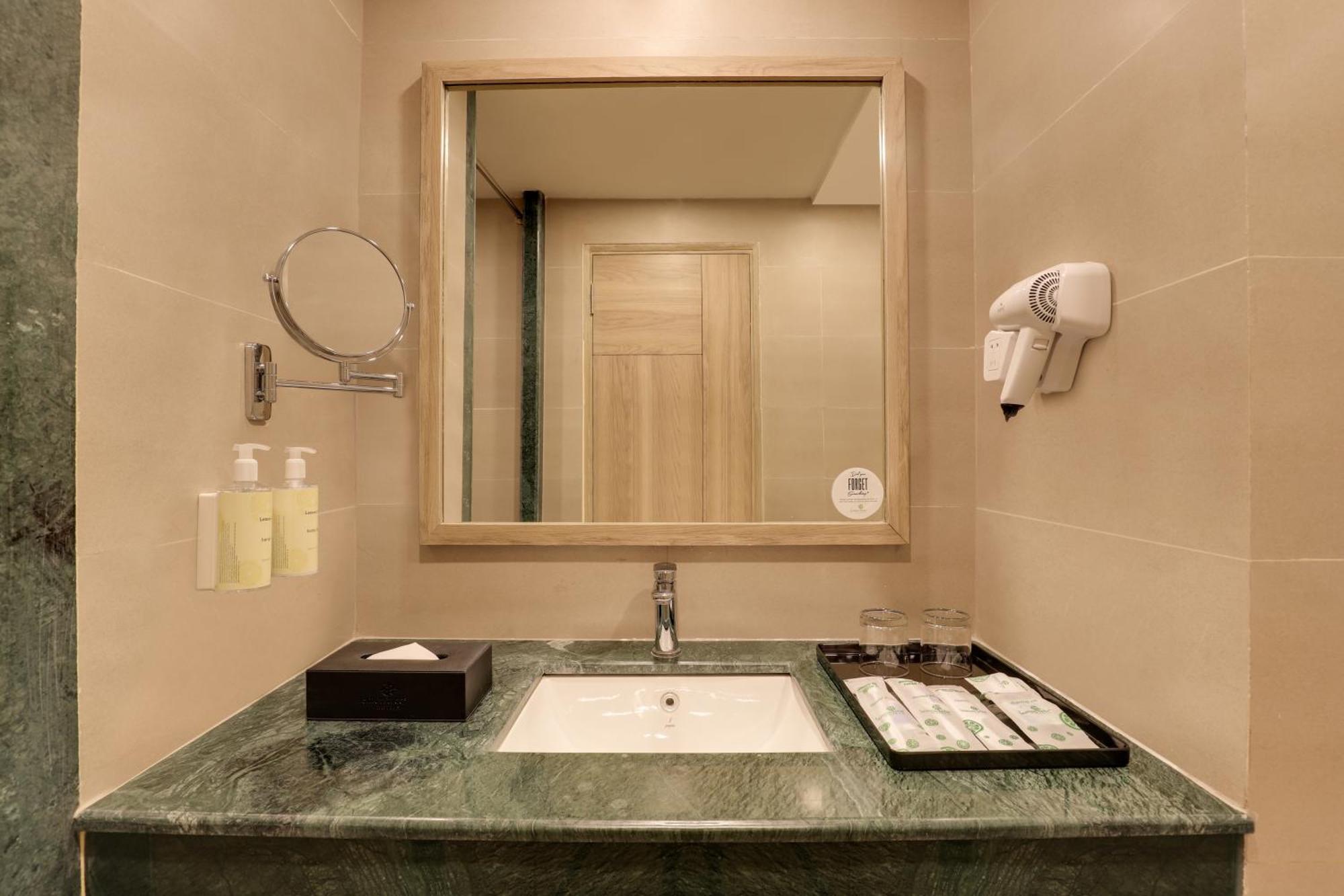Lemon Tree Hotel, ริชิเคช ภายนอก รูปภาพ
