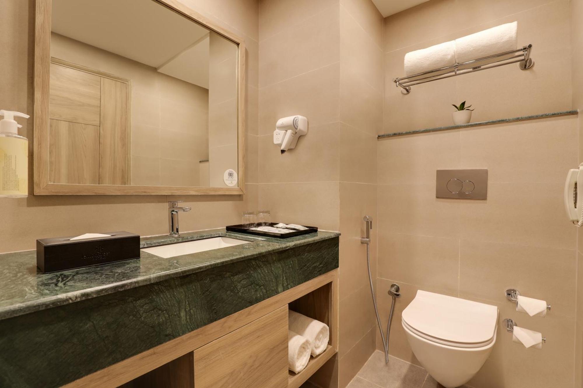 Lemon Tree Hotel, ริชิเคช ภายนอก รูปภาพ