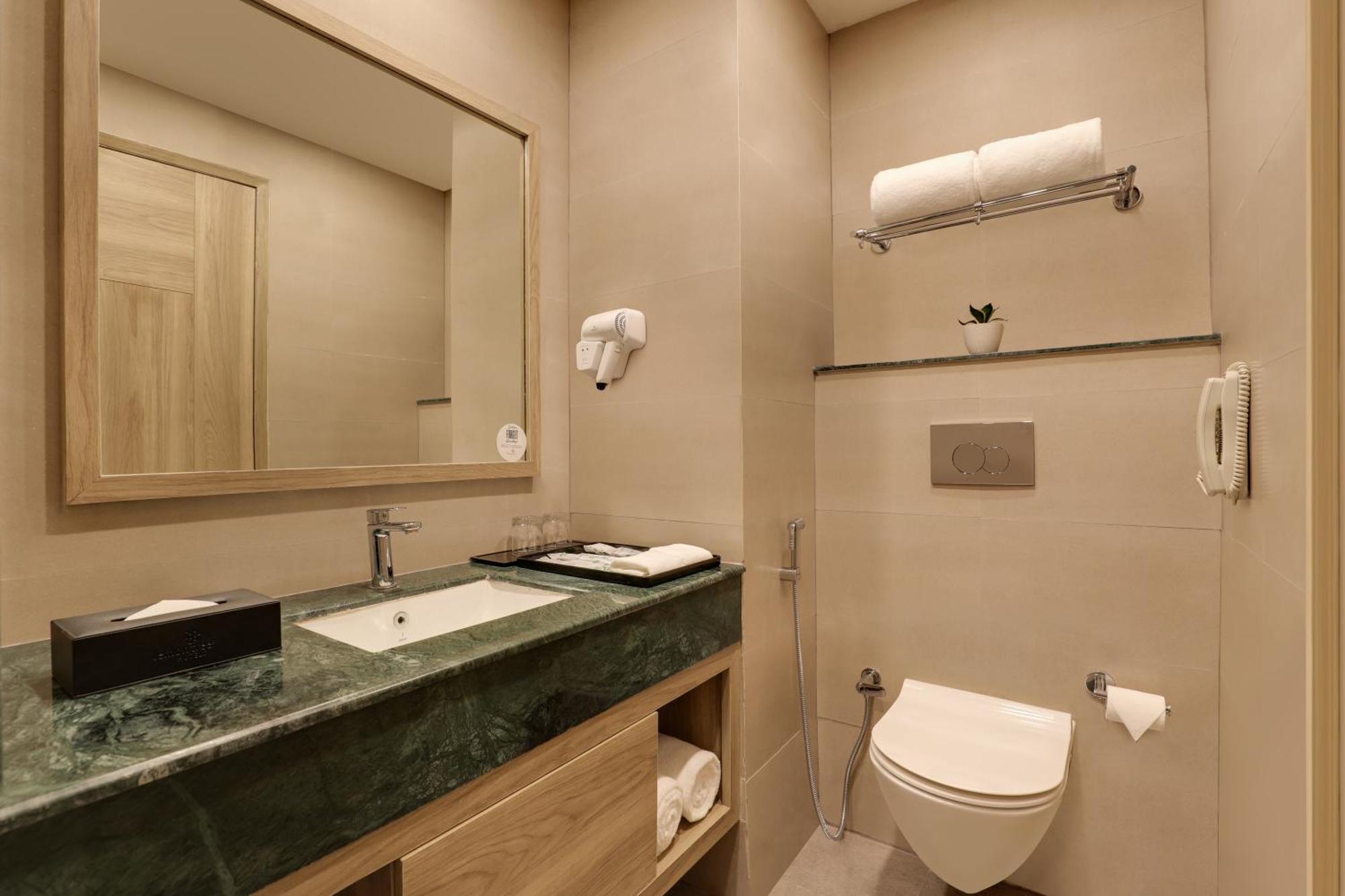 Lemon Tree Hotel, ริชิเคช ภายนอก รูปภาพ