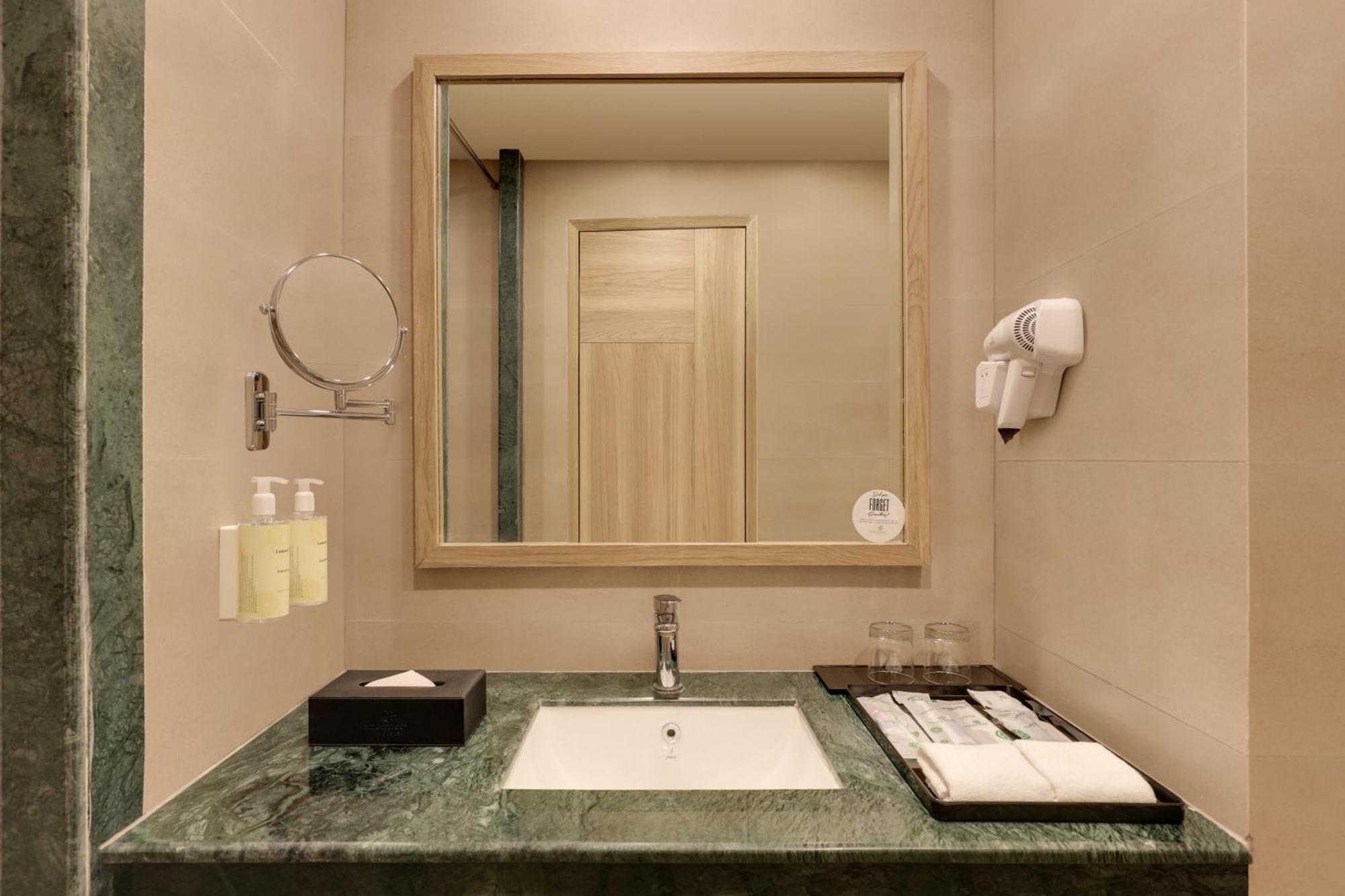 Lemon Tree Hotel, ริชิเคช ภายนอก รูปภาพ